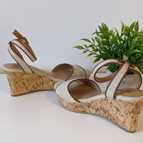 🌿SALE 3/$25🌿 $15 Summer sandals - Comfortable! - Picture 6 of 7